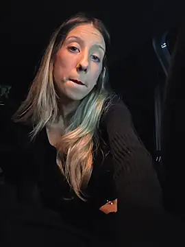 petitesecrets (F young) - Quitar top parking publico 10 min 😝😋