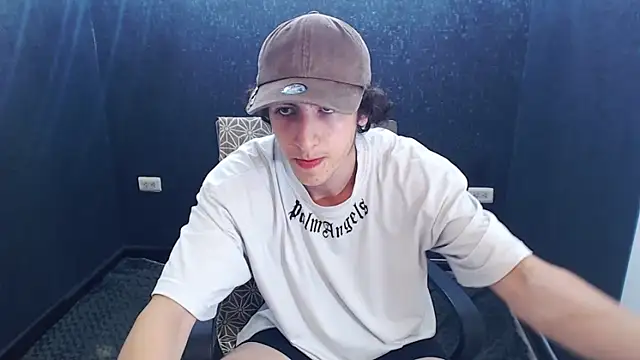 kerverr_ (M twink) - SHOW HARD DICK