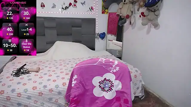 Sharloth_milf webcam stripchat model stream image