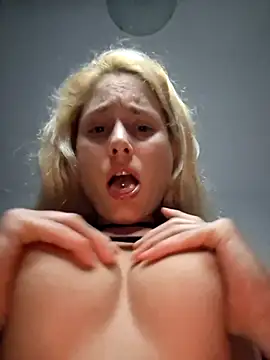 Webcam Model (slg1)  is live.Free join now!