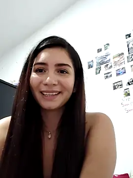 Webcam Model (sophia_salazar18)  is live.Free join now!