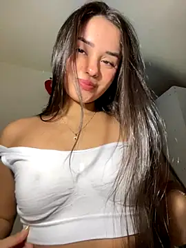 Webcam Model (Kimmymadison-)  is live.Free join now!