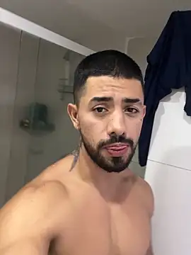  Ezzio_Scolaro chat room