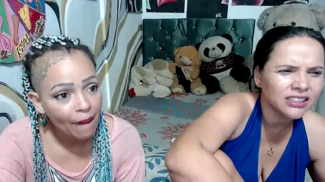 manzanahot9 (G milf) - Naked fisting pussy squirt and kiss fran