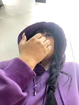 Webcam Model (Melody_rousse_)  is live.Free join now!