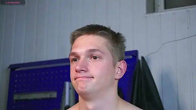 dustyn_fox (M twink) - Teasing teeth and tongue play