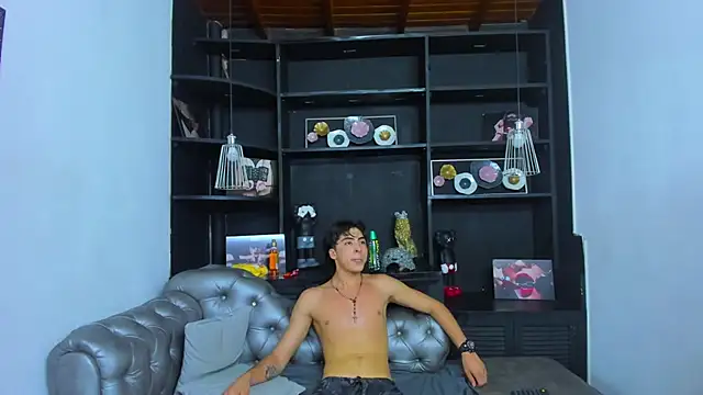 heellboy_ (M twink) - make me very happy