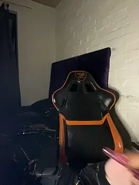 Webcam Model (QUEEN_NOBUHLE_777)  is live.Free join now!