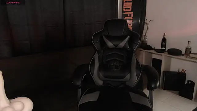  lizzy-c-e-e chat room