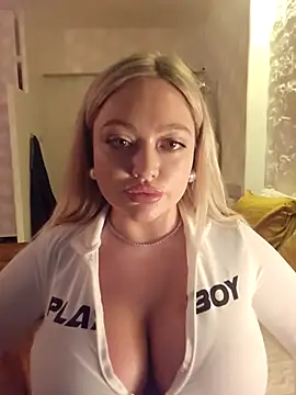 Webcam Model (misstitmouseofficial)  is live.Free join now!