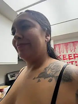 latina_curvy22