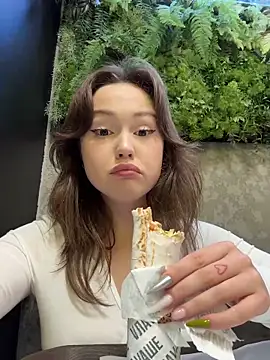 peachy_dream (F young) - ride dildo till loud cum