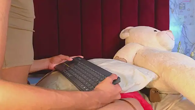  PrincePoppy chat room