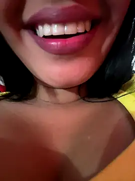 Webcam Model (MiaSofia__)  is live.Free join now!