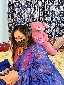 Webcam Model (Cute-lusi)  is live.Free join now!