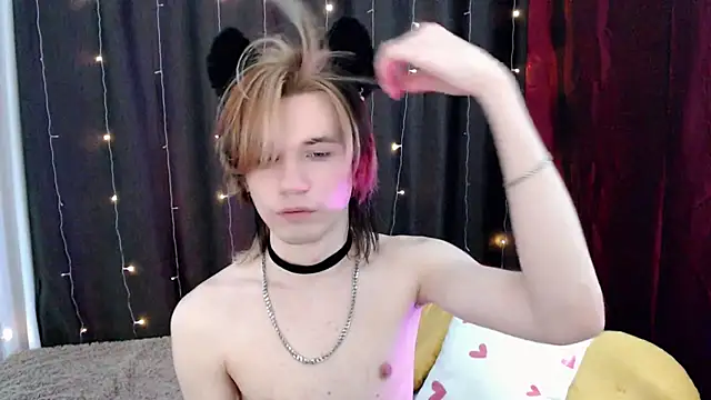 evan_reinhart (M twink) - flash ass