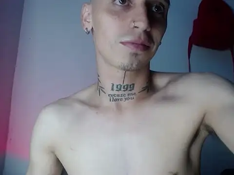 alejo_greyx live cam screenshot male from Colombia on CamHD – HD Live Webcams & Adult Chat