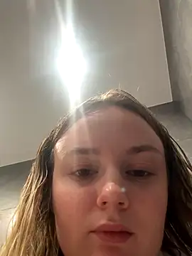 Webcam Model (CherryEmmy)  is live.Free join now!