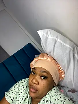 STEFFIE_49 on StripChat