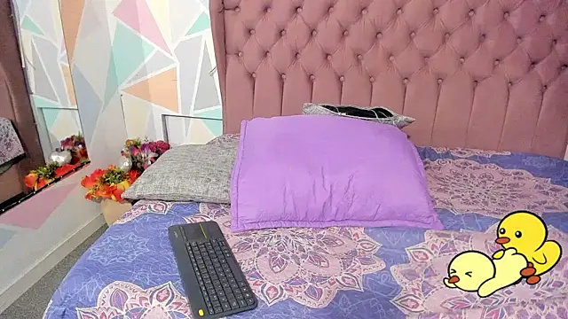  CloeyGraweing chat room