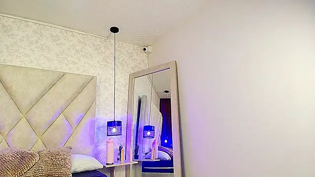 valentinadiazz1 (Ask my age) - slaps on my tits