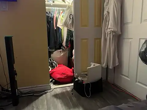 LosAngelesUncutLatino