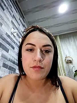 lesly_10- (G young) - Remove bra + oil on breasts🥵💦🤤