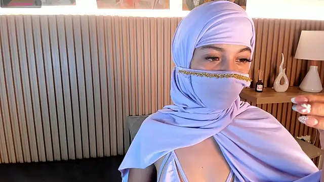 leila_whisper (F young) - Doggy position