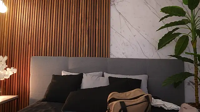 amelia_rouse (F young) - SEXY DOGGY AND 20 SPANKS