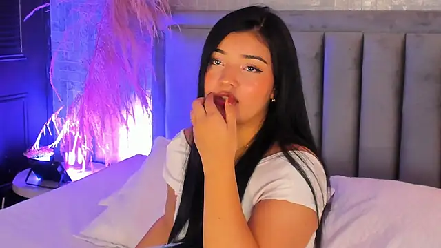 emmablossom - EmmaBlossom's free webcam