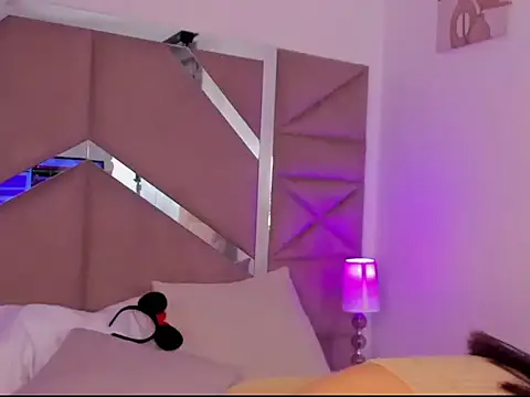 miasr_love - MiaSr_love's free webcam