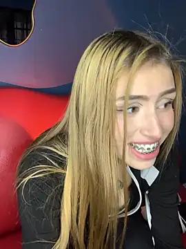 Webcam Model (PrettyAshley_)  is live.Free join now!