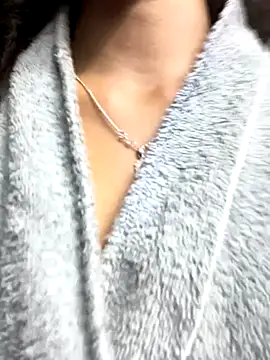 kaitlynlovecam (F young) - Chupar dildo