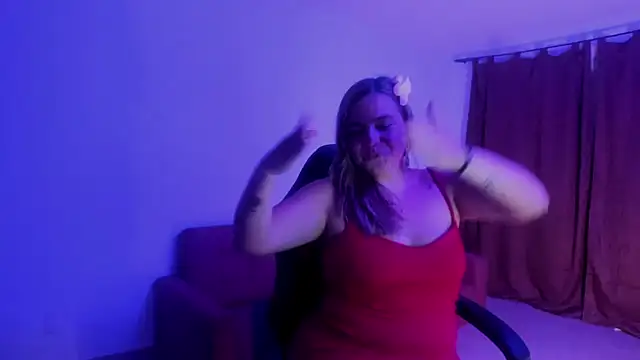  Lola__Milf chat room