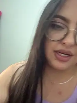 Webcam Model (MileyGia)  is live.Free join now!