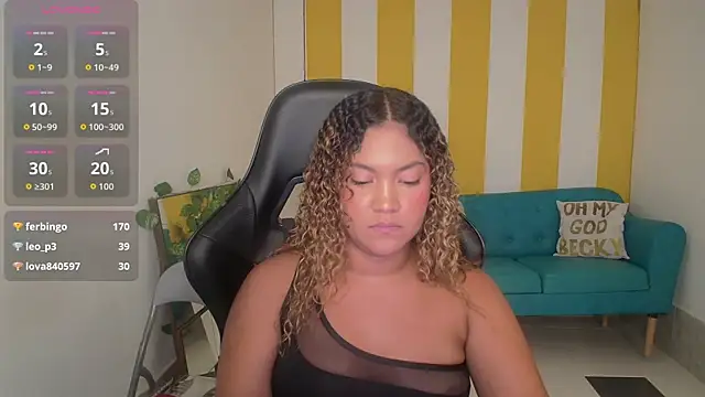 cristal_war (F young) - Spanks in ass X4