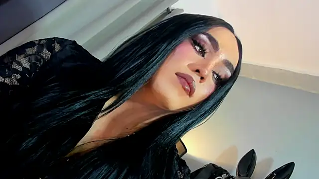 dominaaurumxxx (T young) - I ​need ​a ​SLUTTY ​BOTTOM ​to ​breed .