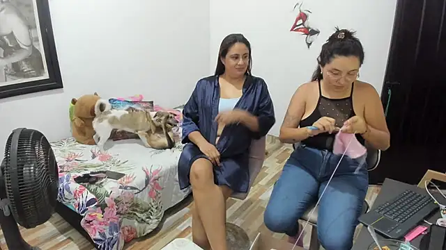 _girls_on_fire_ (G young) - french kiss