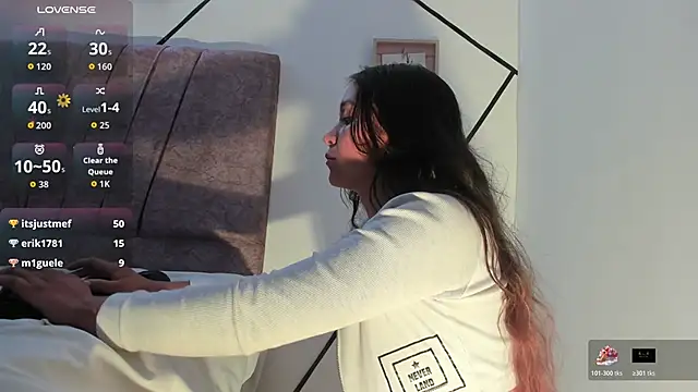  Julieta_Lein chat room