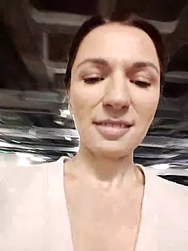 Webcam Model (Brilliant-Queen1)  is live.Free join now!