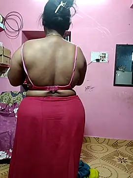 Webcam Model (Renuma)  is live.Free join now!