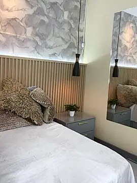 Webcam Model (AinaraJimenez)  is live.Free join now!