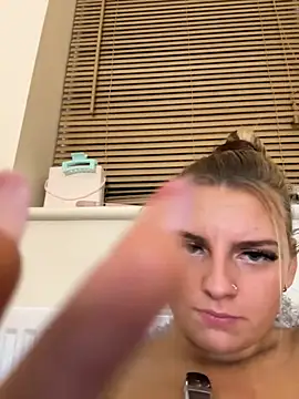 Webcam Model (Summer21k)  is live.Free join now!