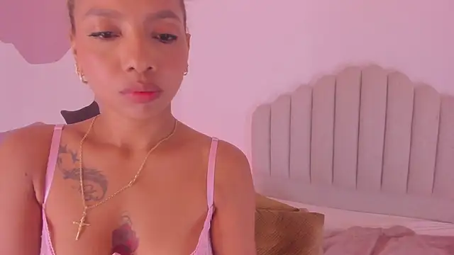 Nikki_Angel_