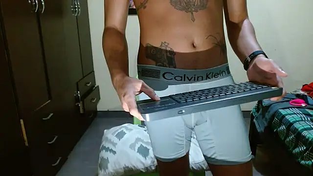 lil_condor_bby1 - Lil_condor_bby1's free webcam - UK Sex Cams