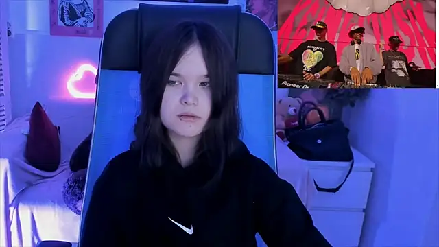 elainebeness (F teen) - miss u