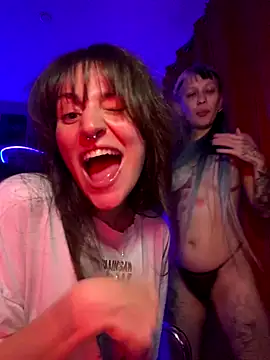 Dooubletroublee Live Webcam on Stripchat