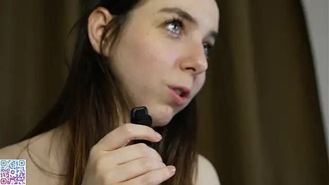 genovesdi (F young) - Suck fingers while i`m on knees