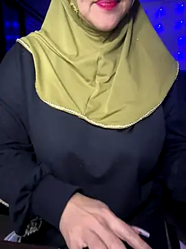 Webcam Model (Jameela)  is live.Free join now!