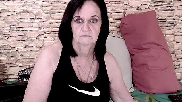 LuciousGrace's Stripchat show and profile